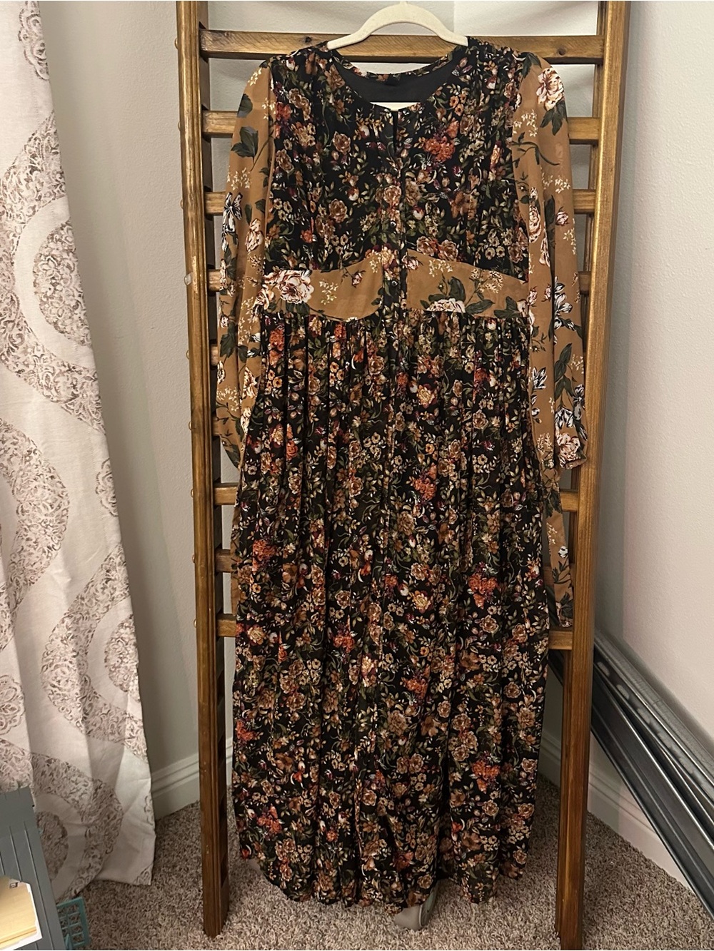 Women's Floral Maxi Dress in Black and Tan